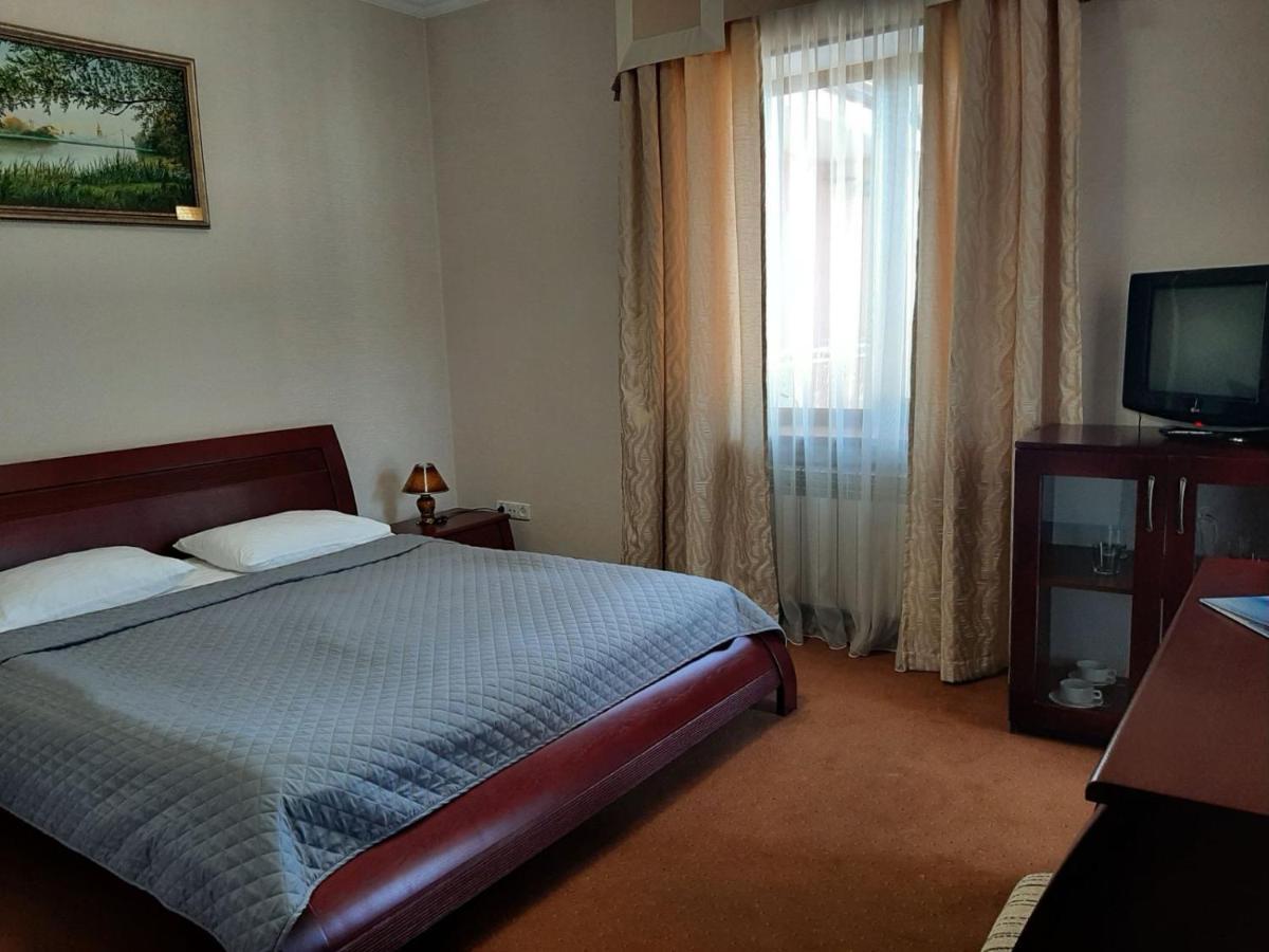 Hotel Срібний Водограй à Polyana  Extérieur photo