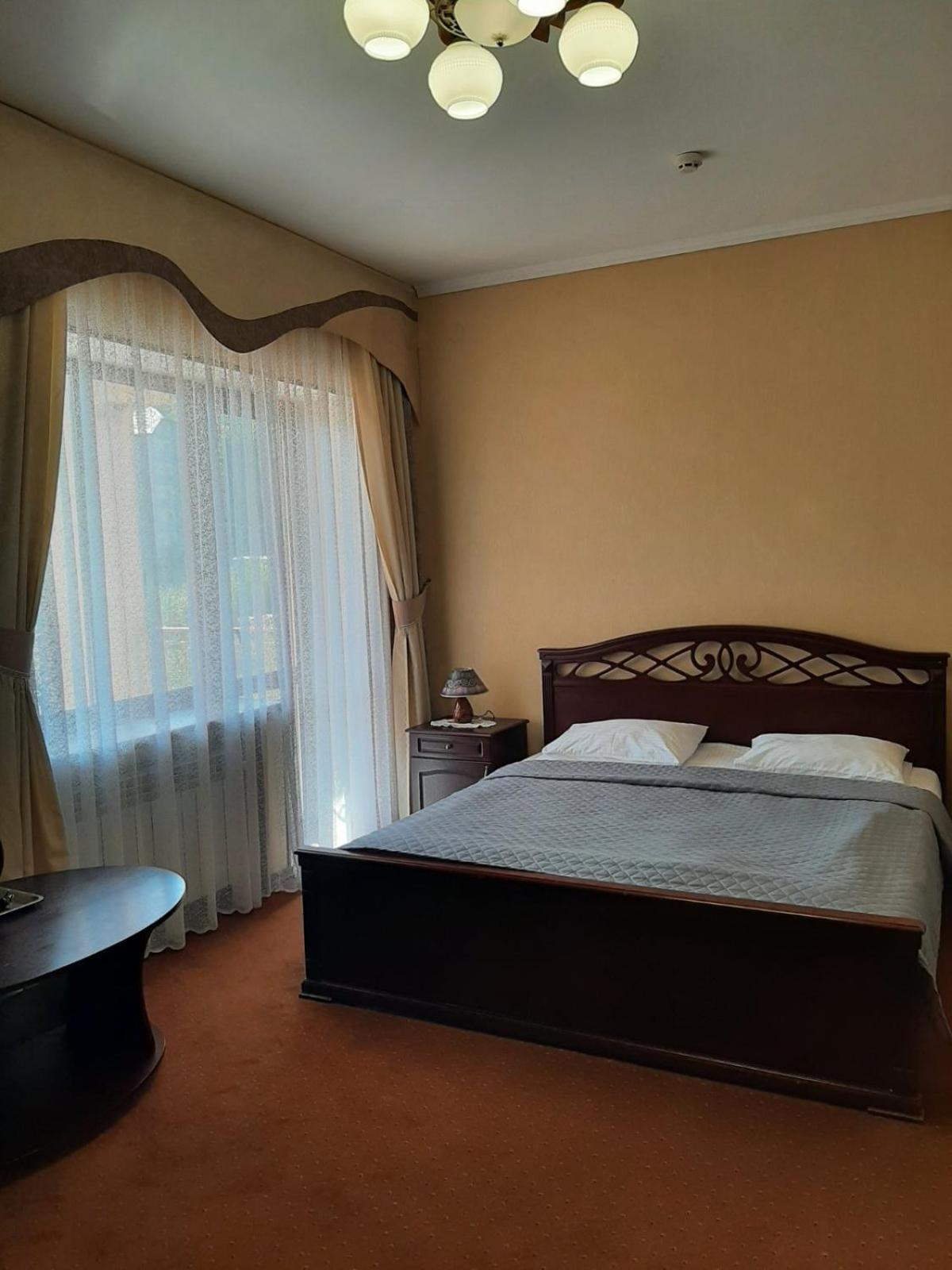 Hotel Срібний Водограй à Polyana  Extérieur photo
