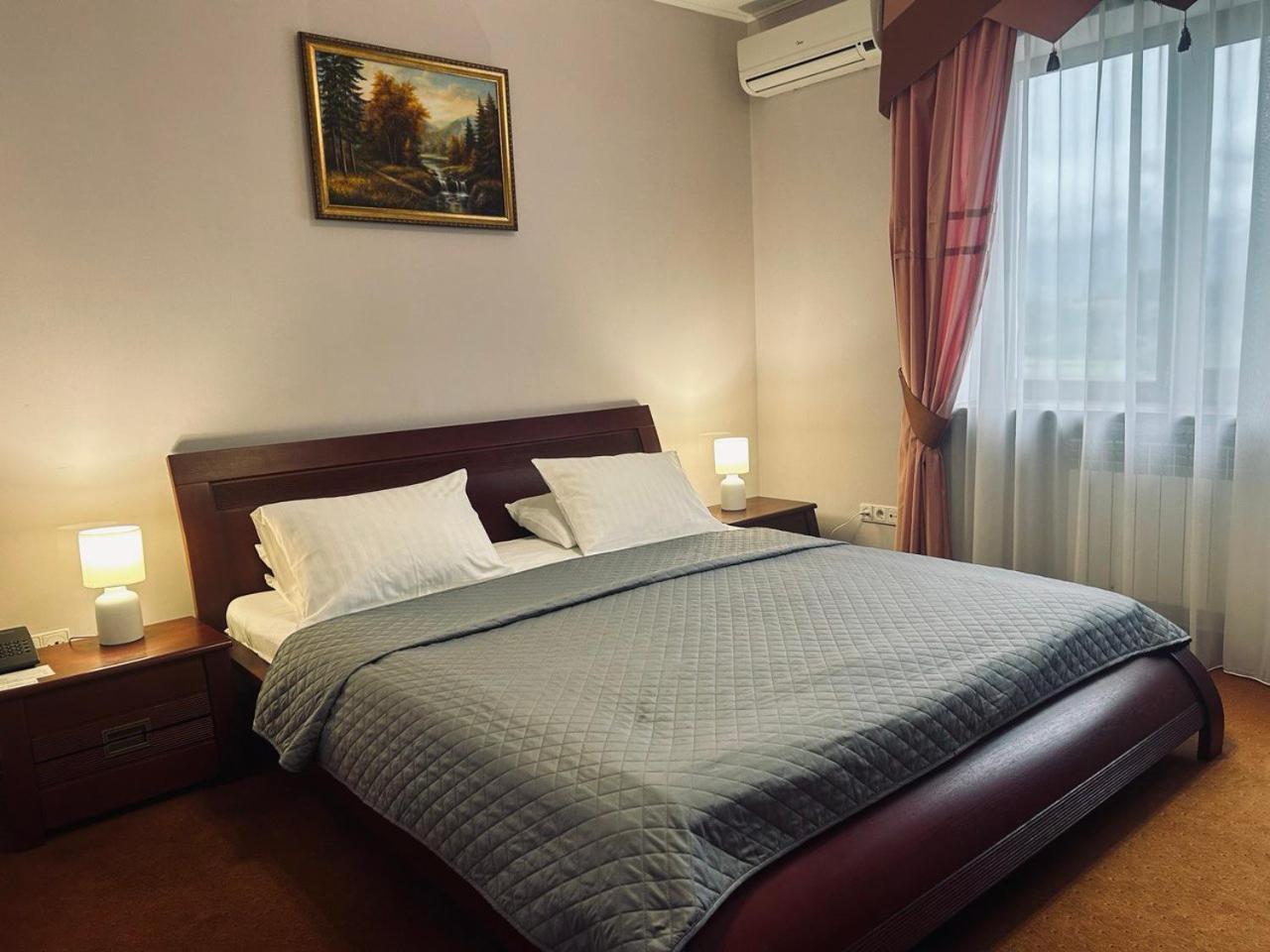 Hotel Срібний Водограй à Polyana  Extérieur photo