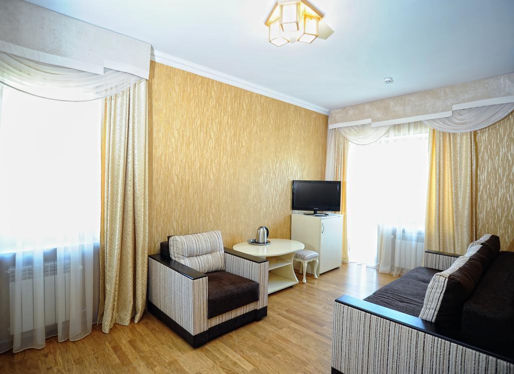 Hotel Срібний Водограй à Polyana  Extérieur photo